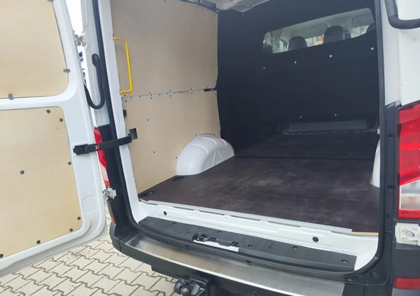 Volkswagen Crafter cena 116850 przebieg: 230000, rok produkcji 2018 z Pińczów małe 106